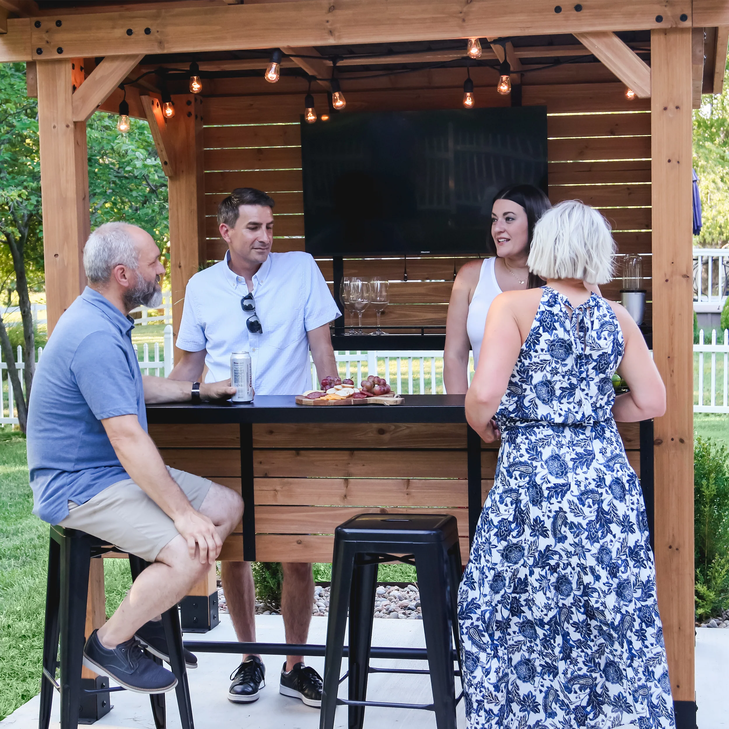2.6m x 1.9m (8ft x 6ft) Cedar Springs Outdoor Bar - Image 11